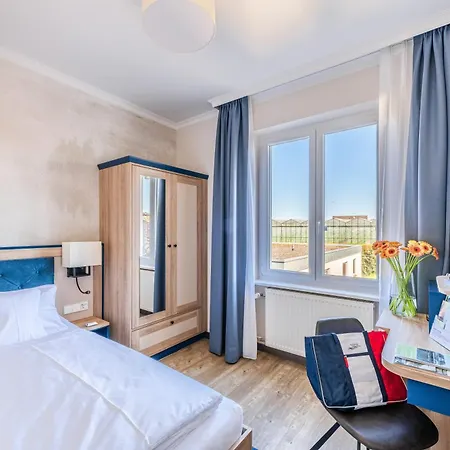 Strandhotel Loechnerhaus Reichenau Esterno foto