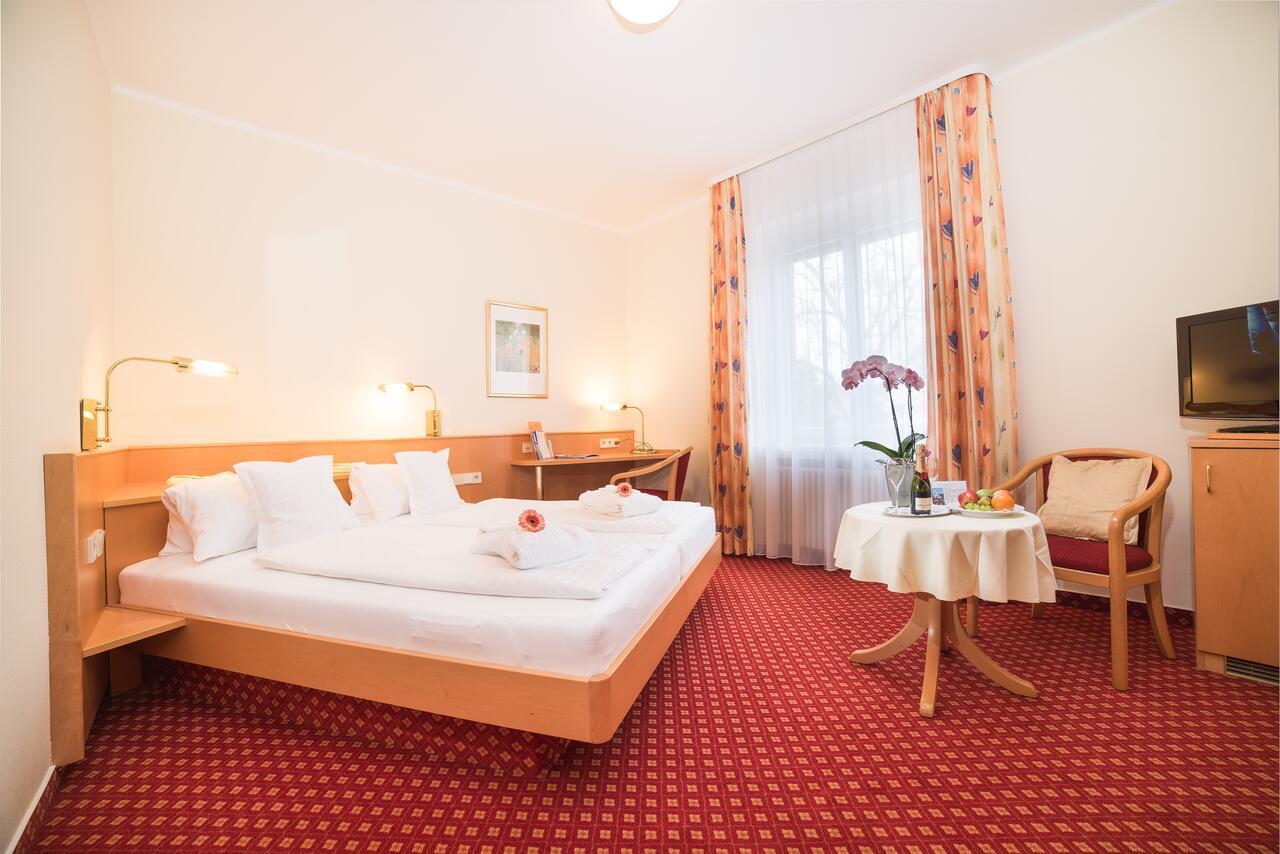 Strandhotel Loechnerhaus 4*