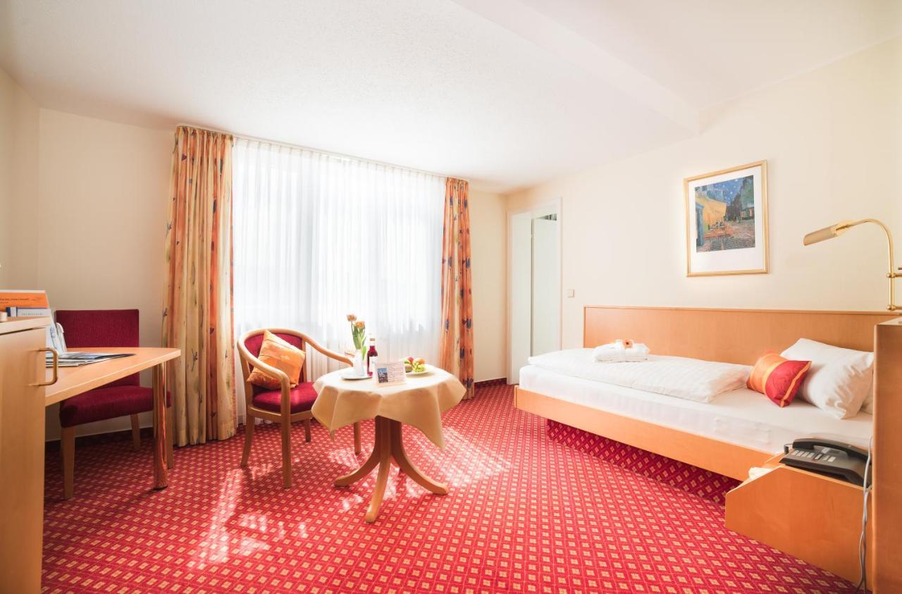 Strandhotel Loechnerhaus Hotel