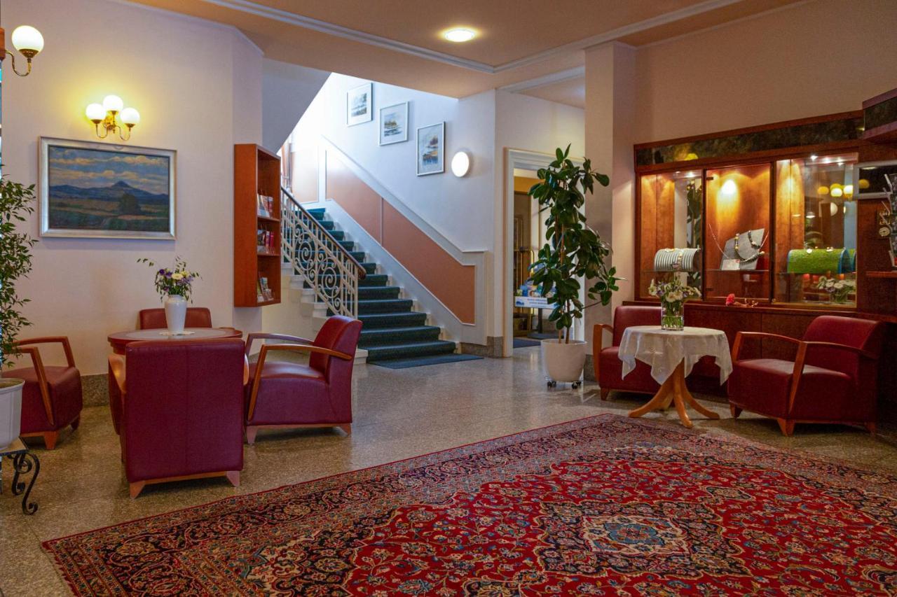 Strandhotel Loechnerhaus Hotel Reichenau